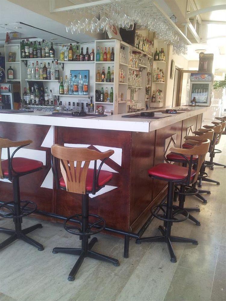 德凡泽威凯幕公寓式酒店 马尔马里斯 外观 照片